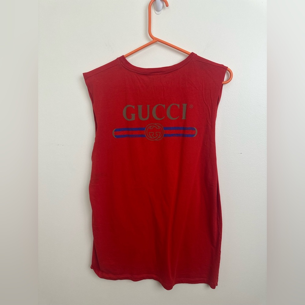 Gucci Red Short Sleeve Tee with Bold Logo Unisex - Picture 4 of 9